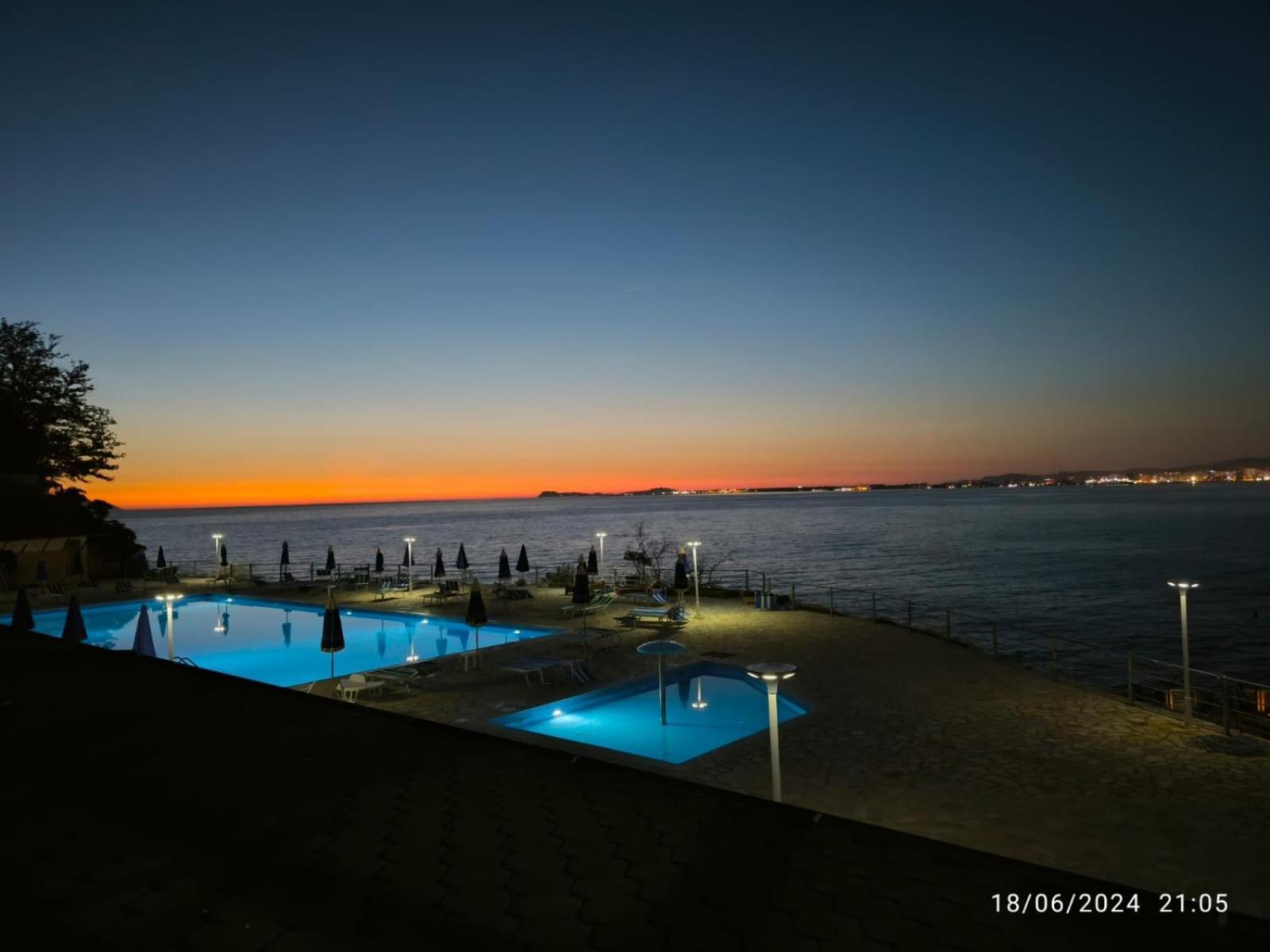 Matthews Beach House Vlorë Exterior foto